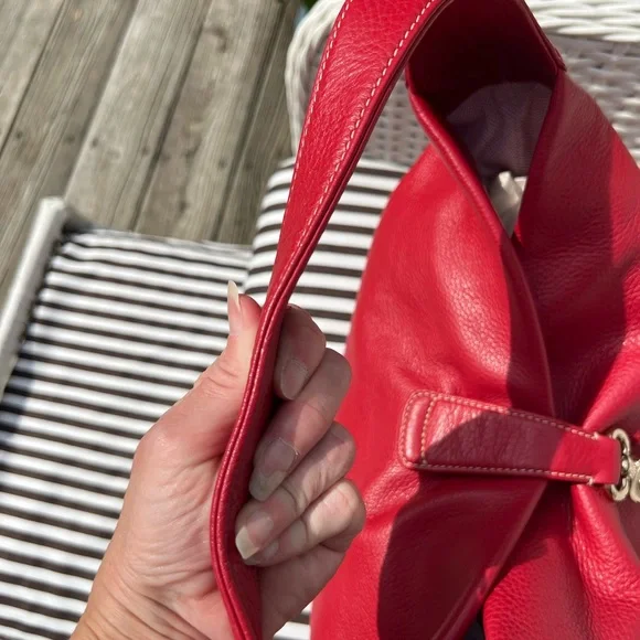 Dooney & Bourke Vintage Pebble Grain Logo Lock Hobo Bag - Picture 5 of 17